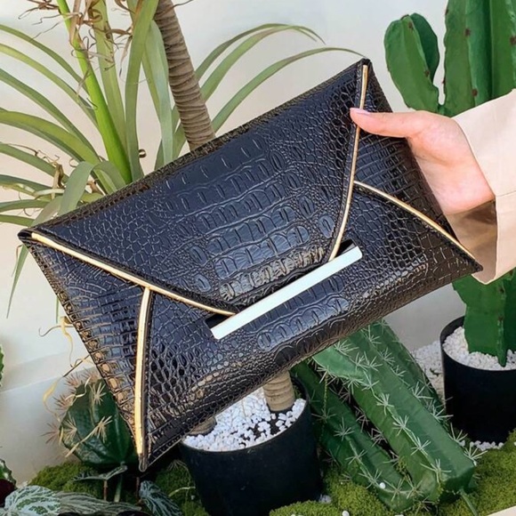 Black Envelope Gold Crocodile Textured Bag NWOT - Picture 2 of 4